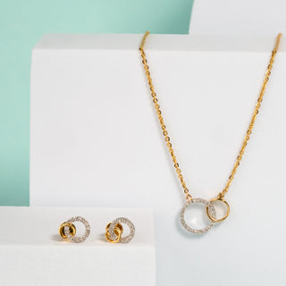 Connected Circles Diamond Earrings-Yellow Gold